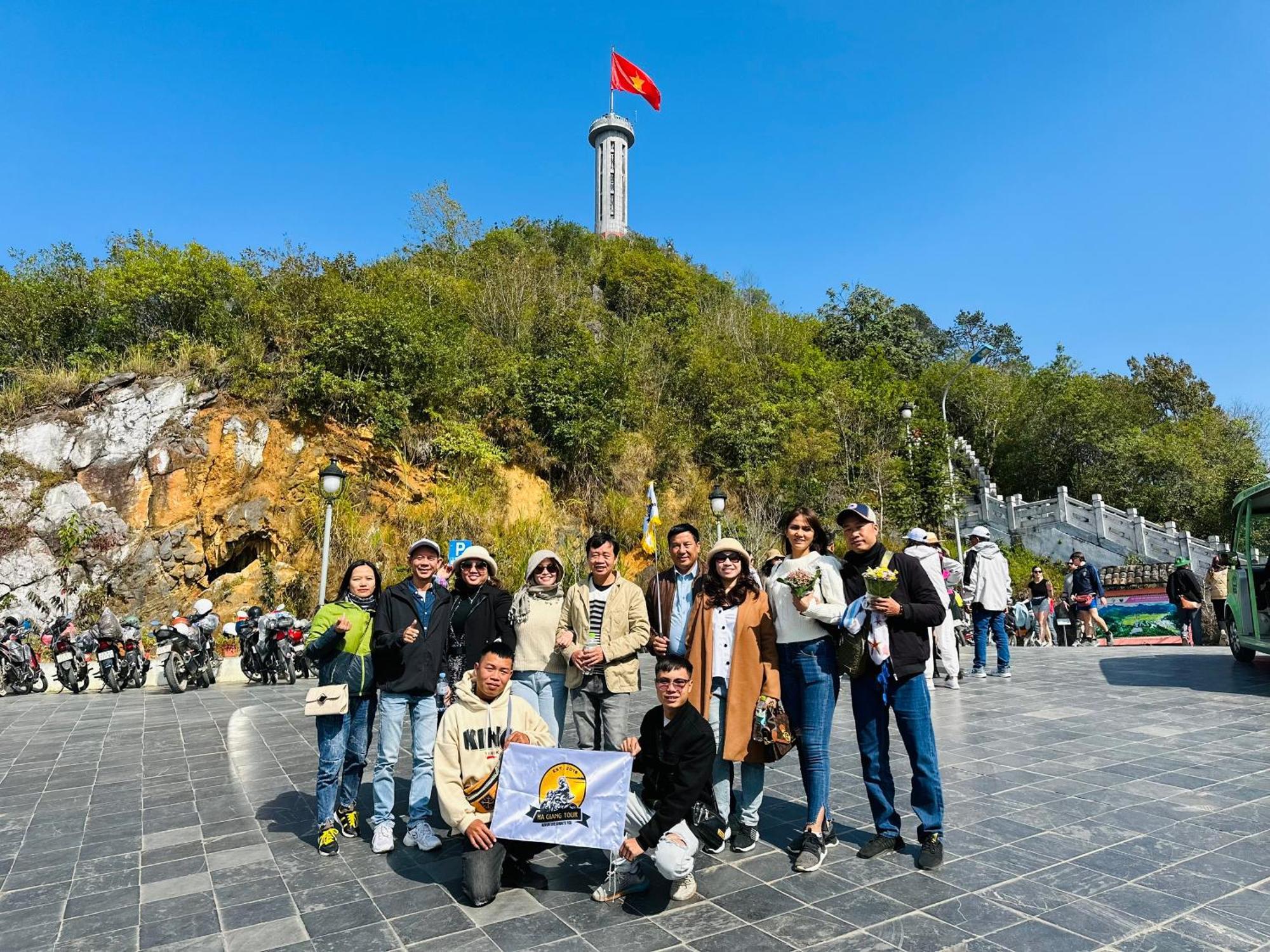 Aparthotel Tl Adventure Tour & Motorbike Ha Giang Exterior foto