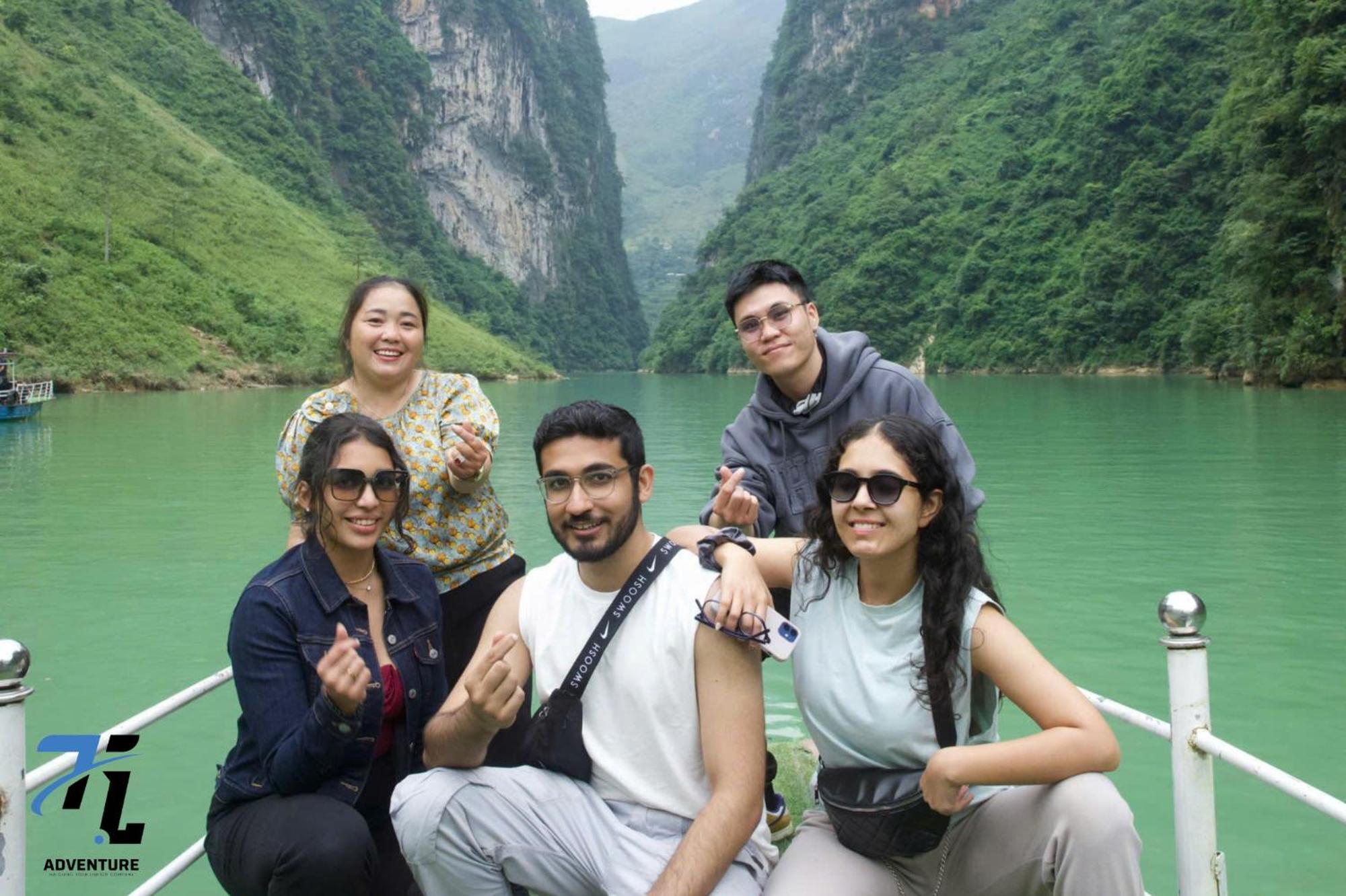 Aparthotel Tl Adventure Tour & Motorbike Ha Giang Exterior foto
